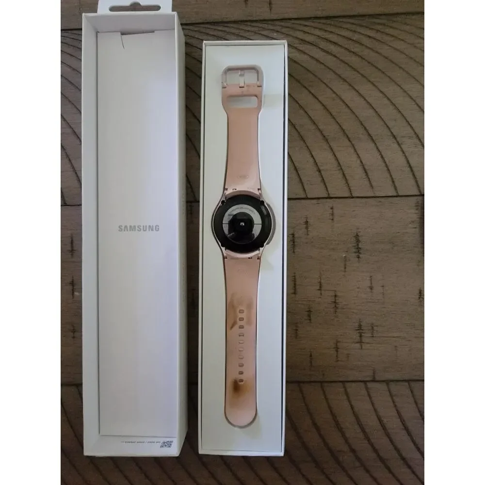 Samsung Galaxy Watch 4 40mm GPS Bluetooth with Sport Band- Pink Gold